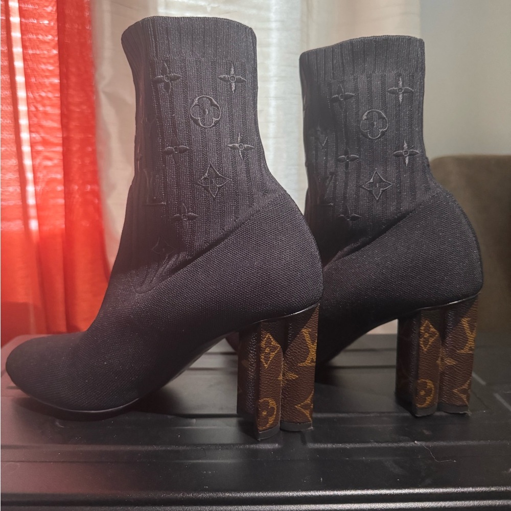 Louis Vuitton Silhouette Ankle Boots